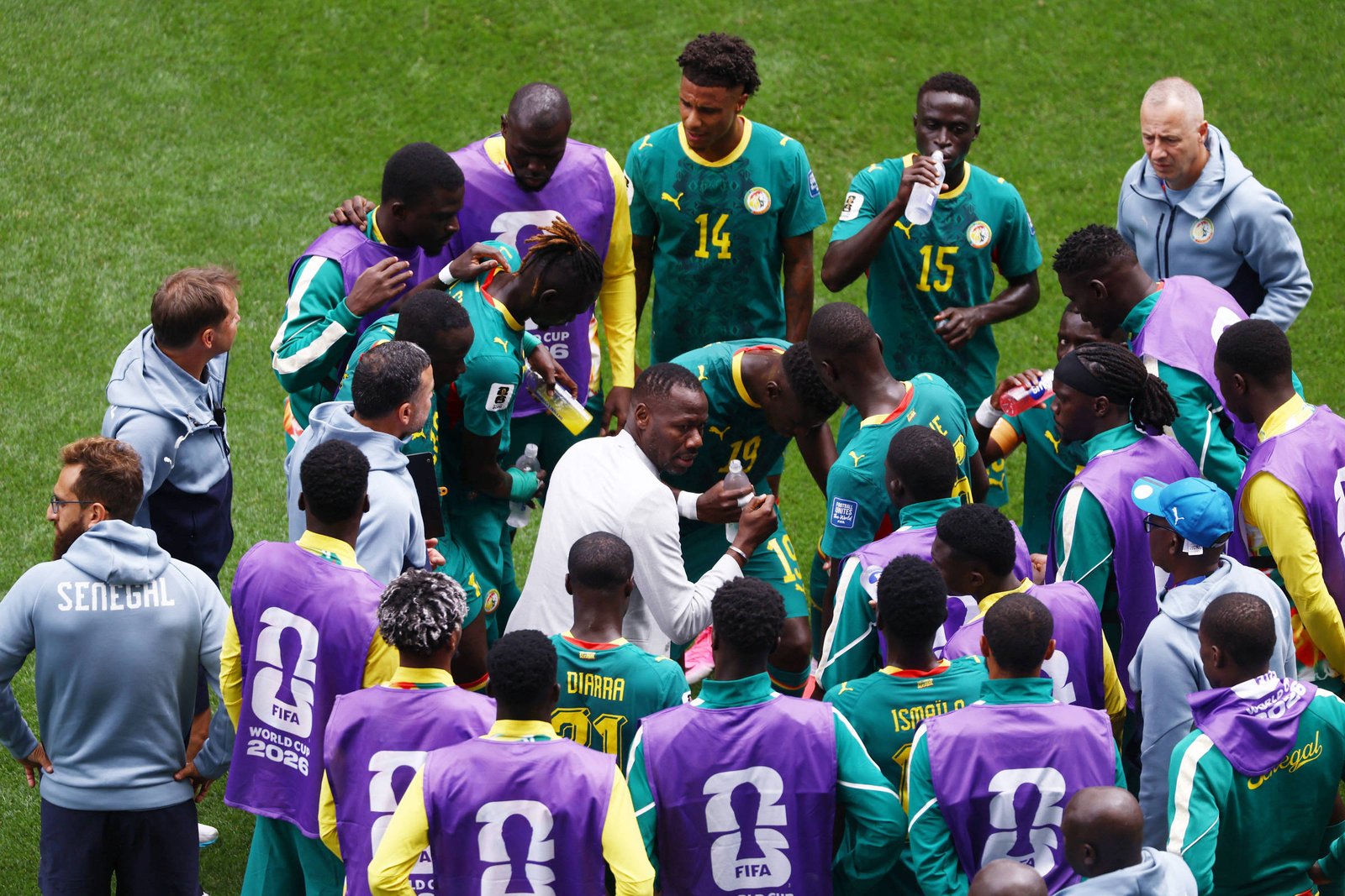 Eliminação de Senegal na Copa pressiona técnico e revela racha na equipe