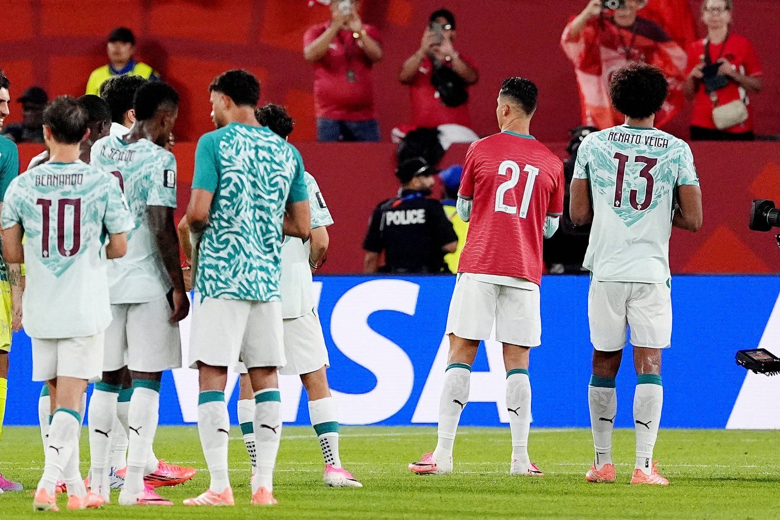 Cristiano Ronaldo homenageia Diogo Jota após vitória de Portugal na Copa do Mundo