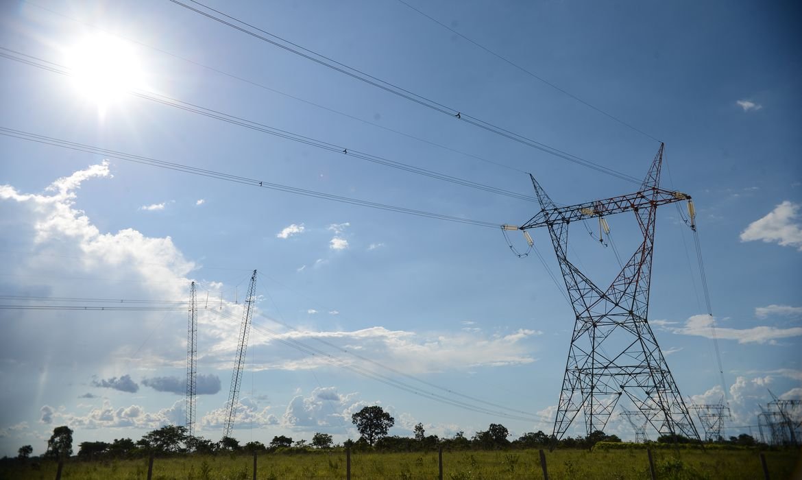 Aneel realiza leilão de quatro lotes de transmissão de energia com investimentos de R$ 1,8 bilhão