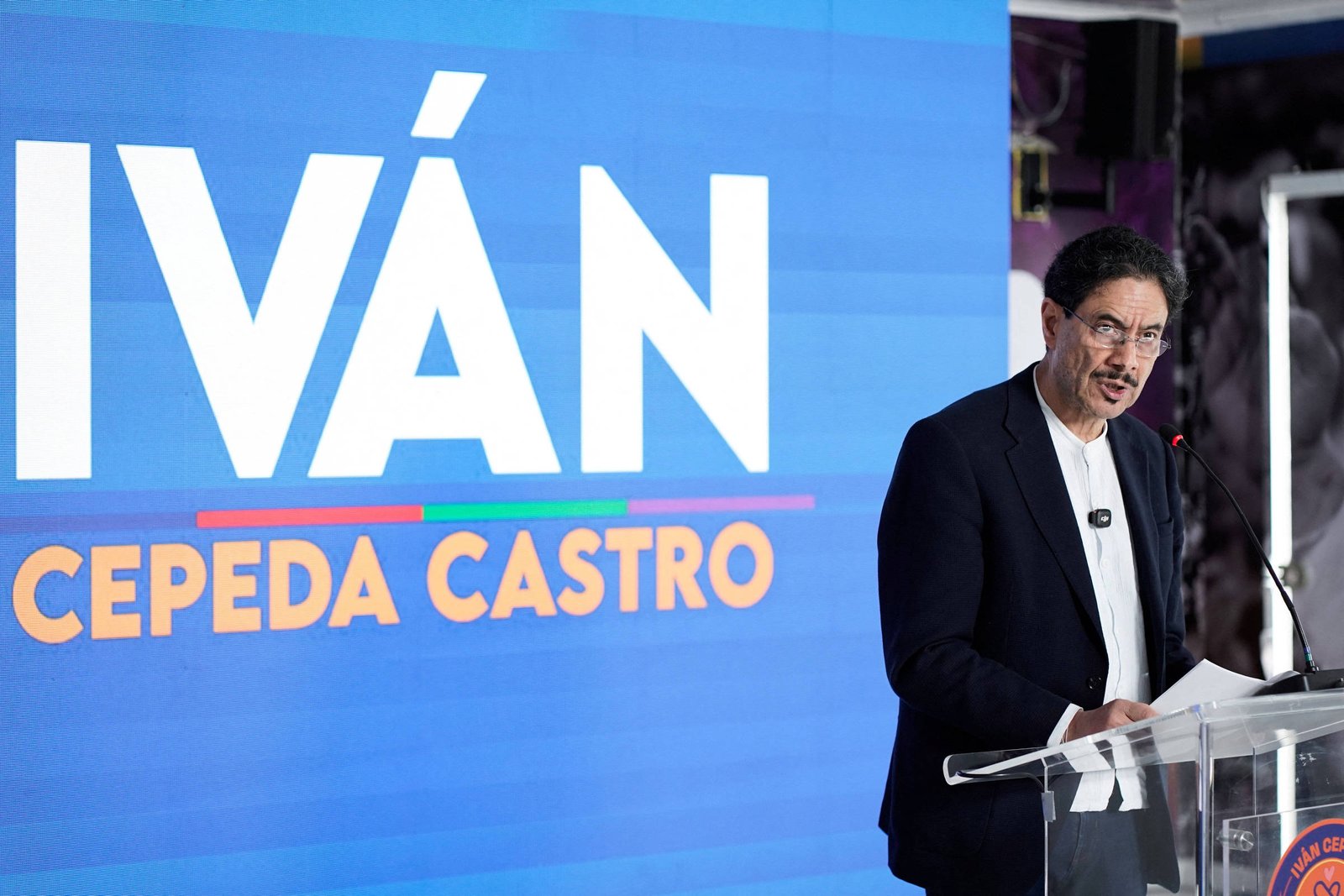 Iván Cepeda anuncia desobediência civil após derrota para ultradireitista na Colômbia