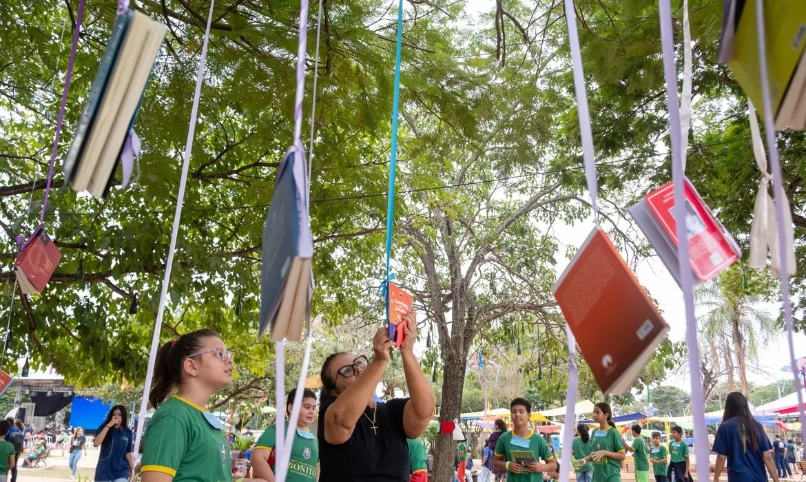 Feira literária de Bonito inicia sua décima edição com programação diversificada