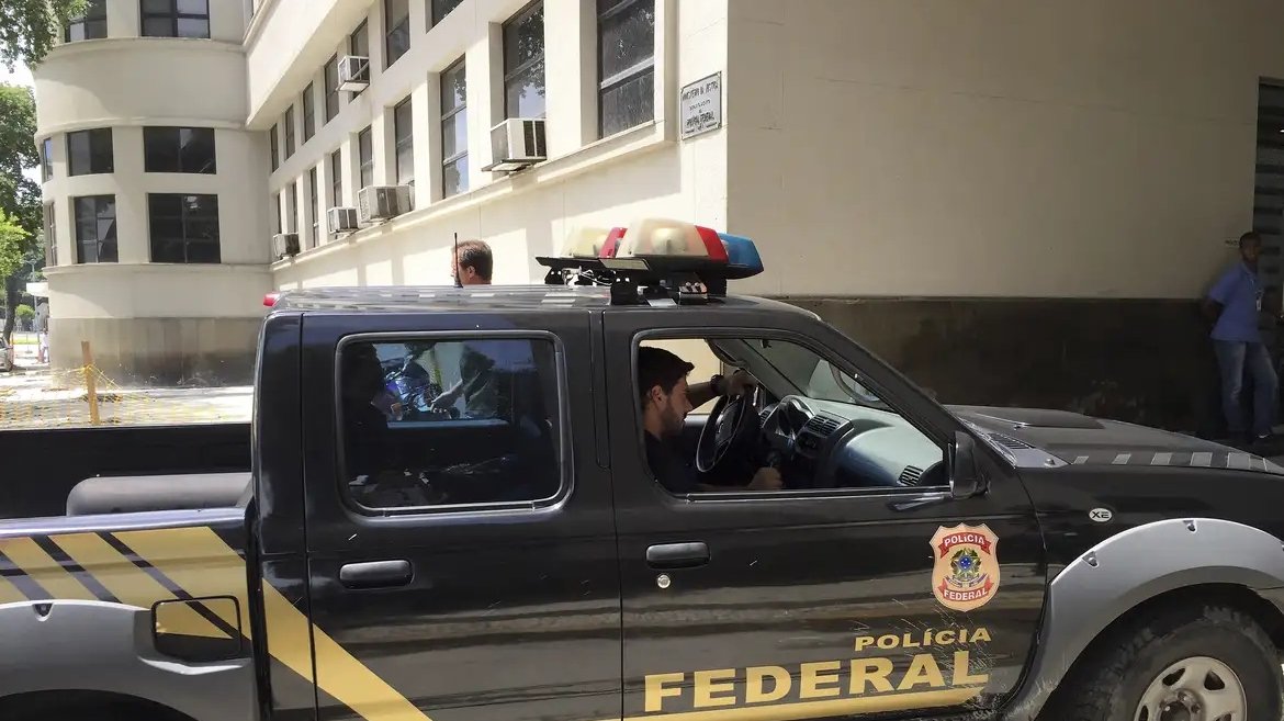 Polícia Federal desmantela esquema de lavagem de dinheiro com movimentação de R$ 7,6 bilhões no RJ