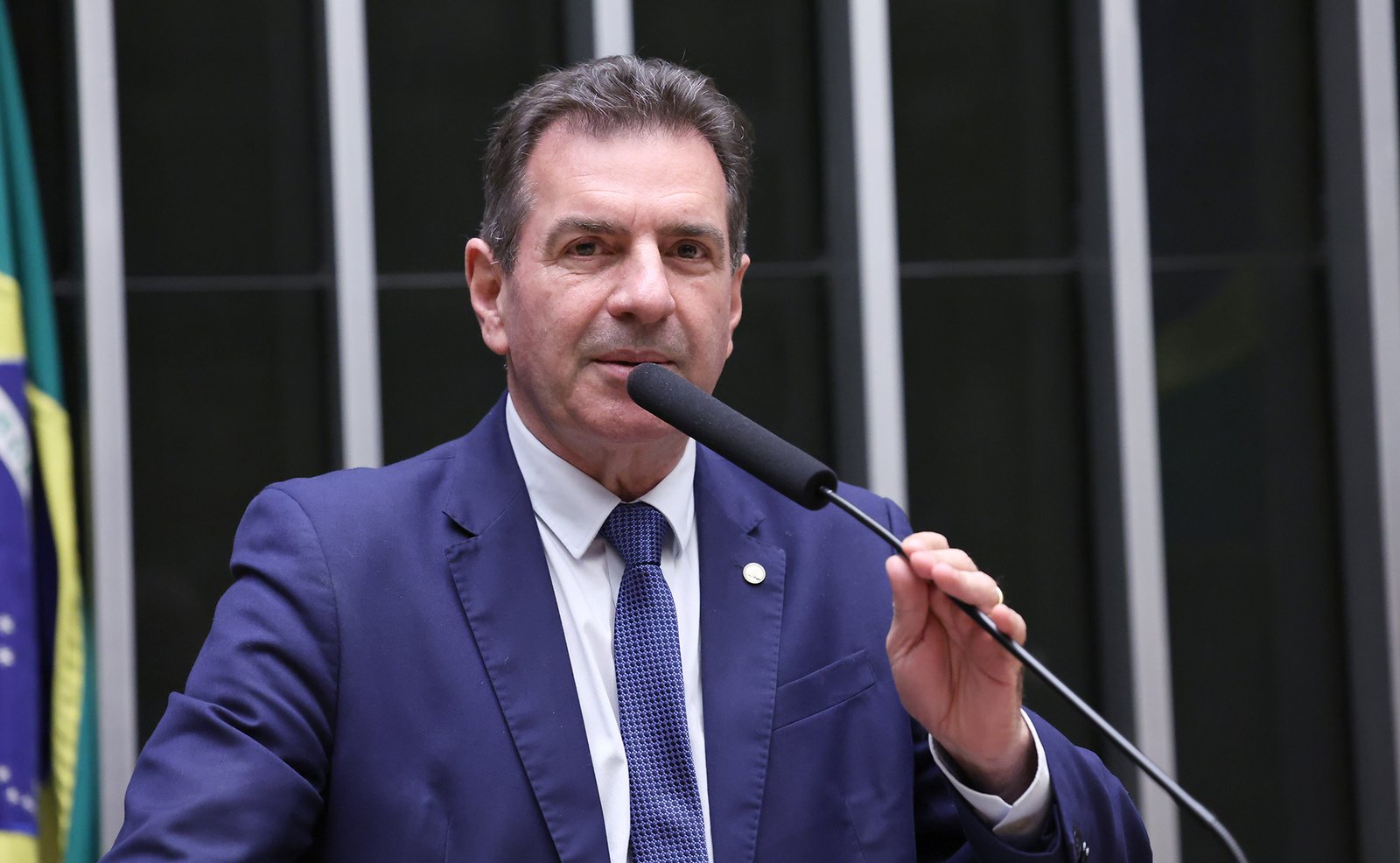 Câmara dos Deputados aprova projeto que estabelece preço mínimo de R$ 2,50 para litro de leite