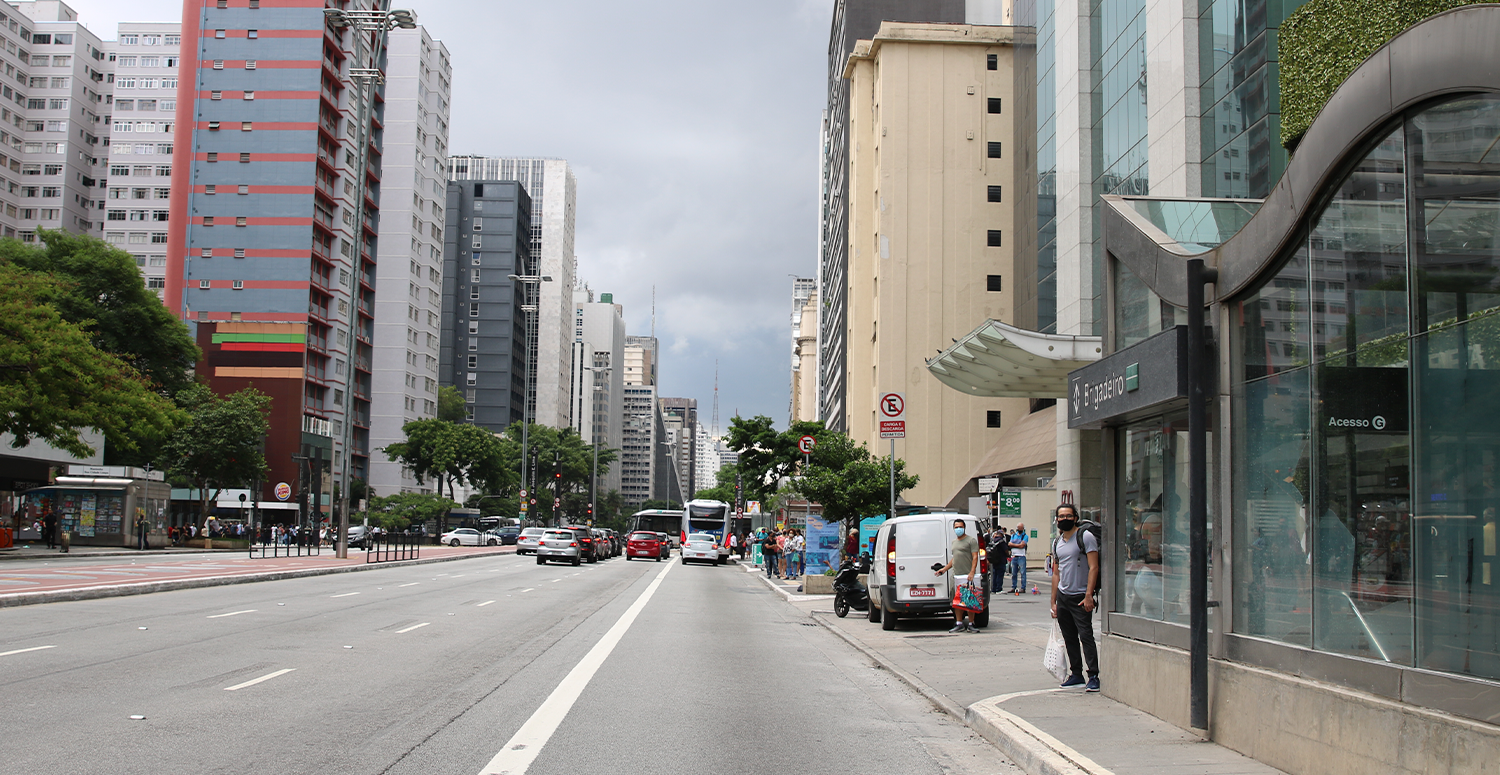 Feriado de 9 de julho provoca fechamento de bancos e INSS em São Paulo