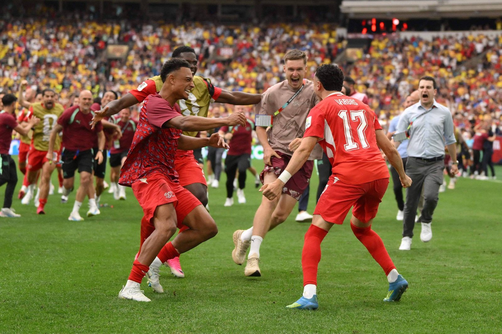 Suíça vence Colômbia nos pênaltis e avança às quartas de final da Copa após 72 anos