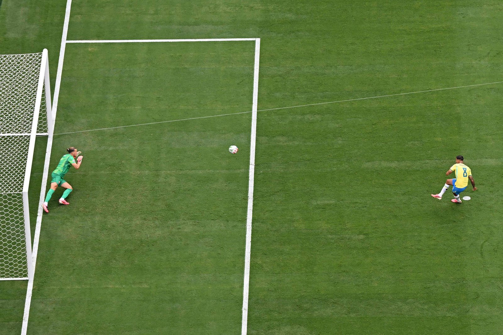 Bruno Guimarães fala sobre pênalti perdido e dor após eliminação da Copa