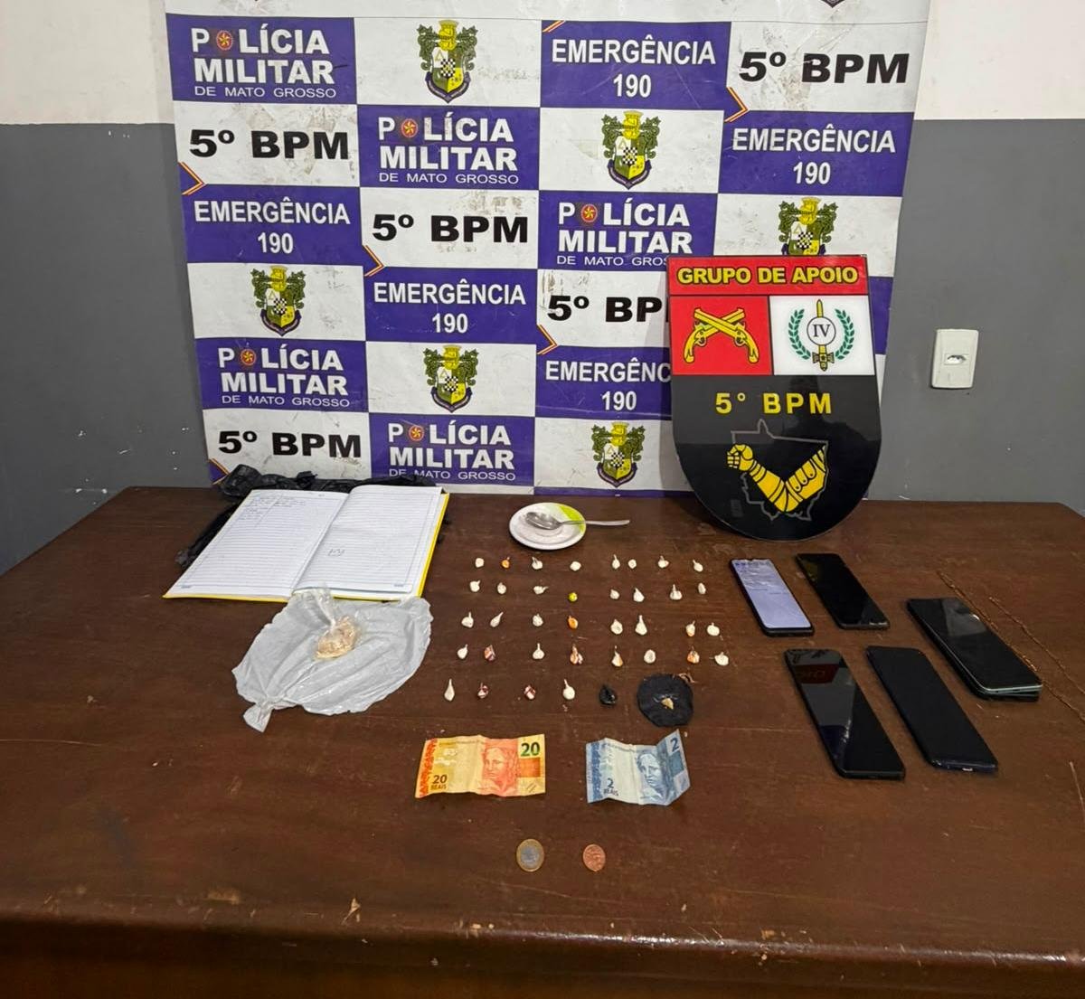 Casal é detido com pasta base de cocaína em Rondonópolis