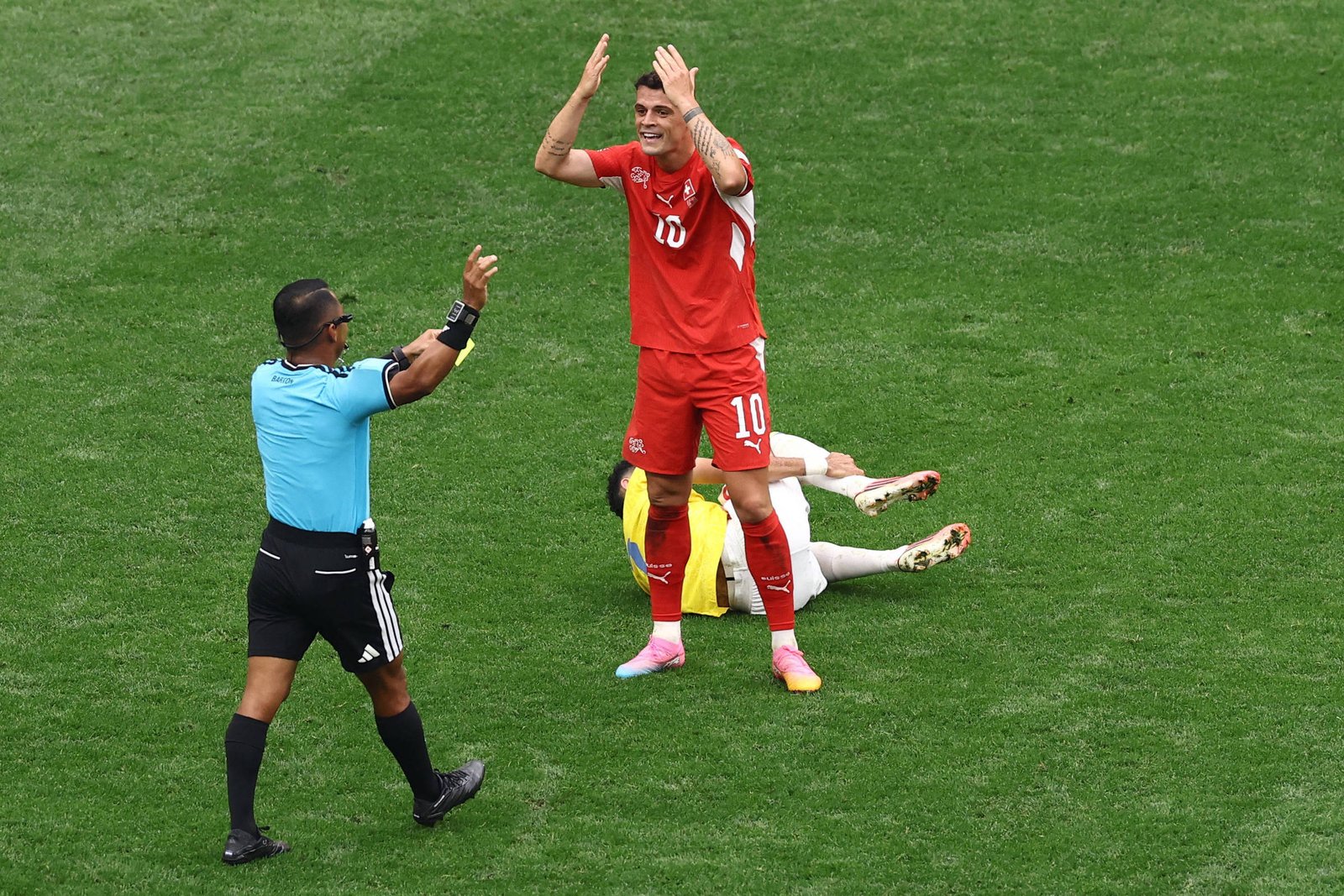 Preparação física de árbitros da Copa do Mundo é similar à de jogadores