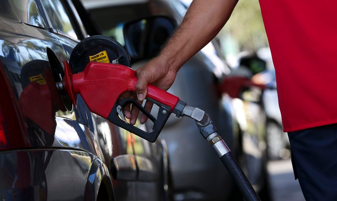 Reunião do governo sobre aumento do etanol na gasolina é adiada