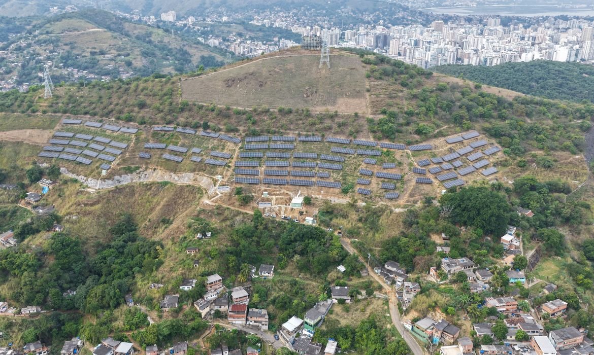 Usina solar em Niterói gera energia para 19 creches e economiza R$ 5 milhões