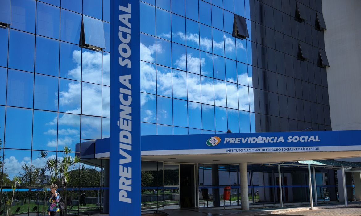 Polícia Federal investiga fraudes em benefícios do INSS para indígenas na Bahia