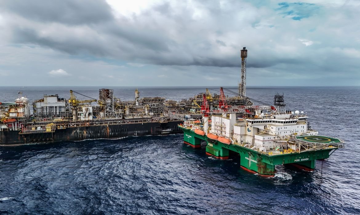 Governo prorroga imposto de 12% sobre exportação de petróleo por mais 60 dias