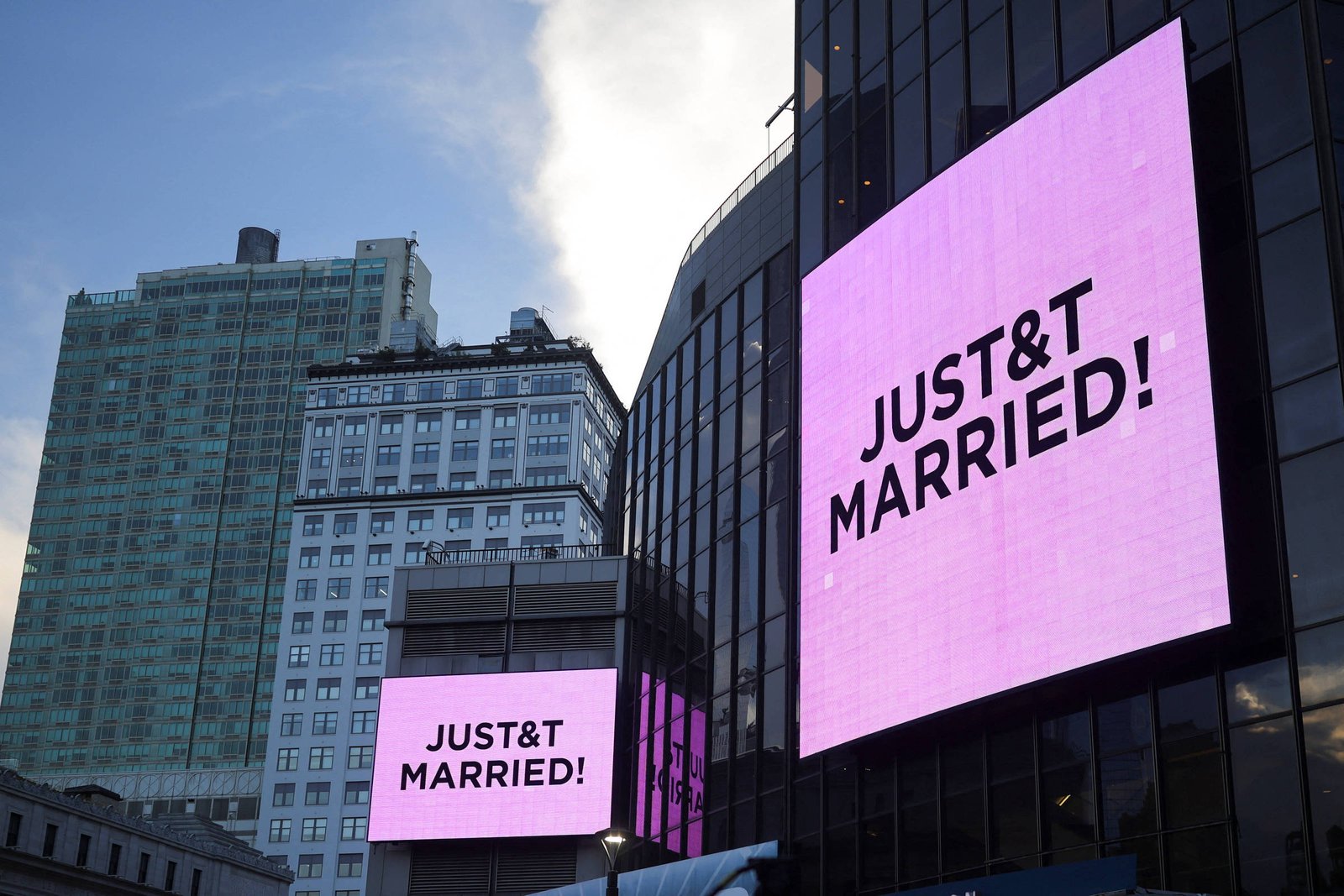 Taylor Swift reembolsa Nova York em US$ 160 mil após casamento