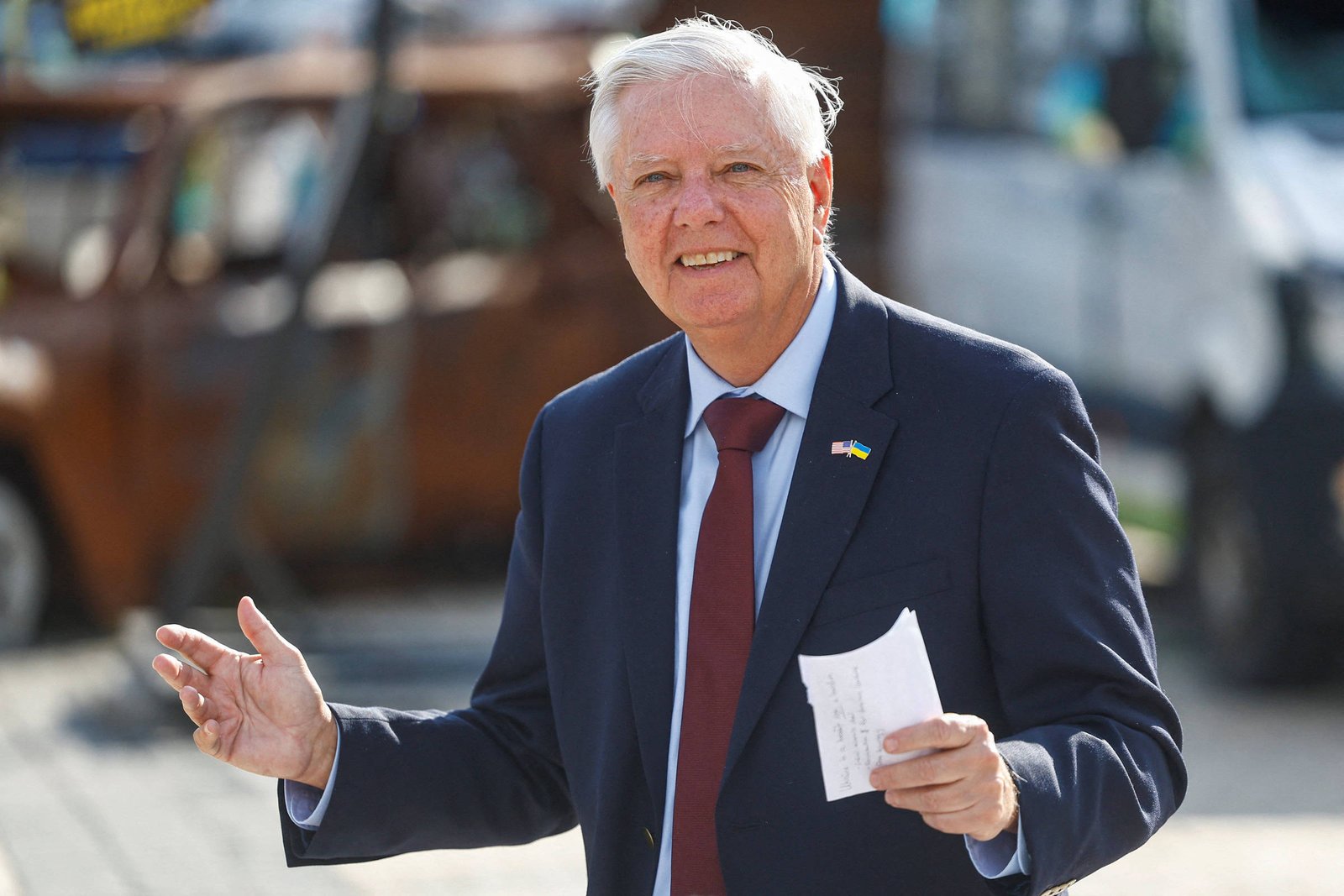Irã classifica senador americano morto como 'malévolo'