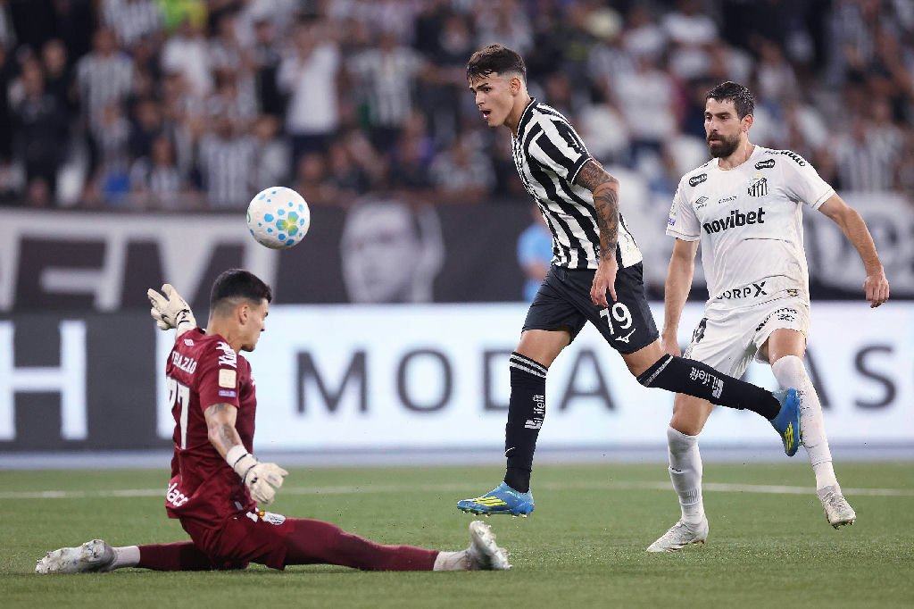 Santos é derrotado pelo Botafogo em jogo sem Neymar e Gabigol