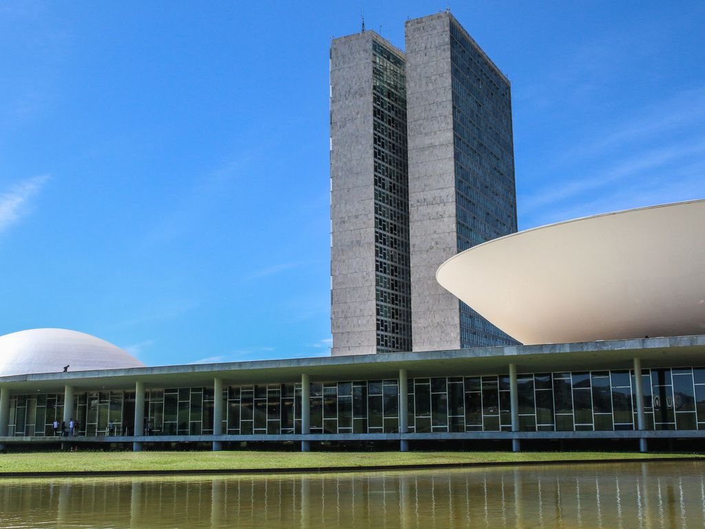 Medida Provisória destina R$ 13,3 bilhões para o agro e programa Desenrola Adimplentes