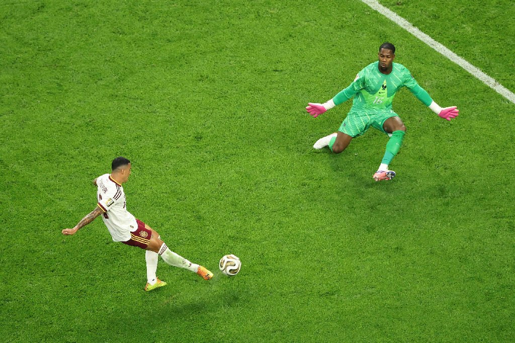 A Espanha brilha em final e anula a França com um show coletivo