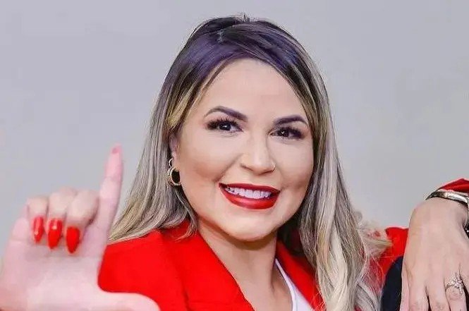Tribunal mantém prisão de Deolane Bezerra e nega cela especial