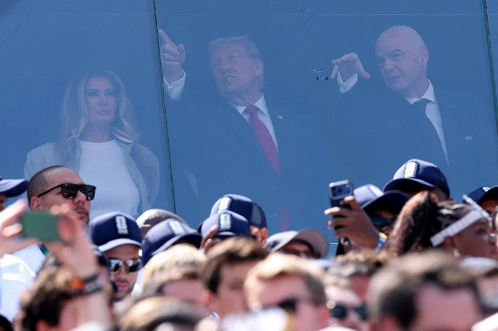 Trump elogia Messi durante final da Copa do Mundo após chegada de helicóptero