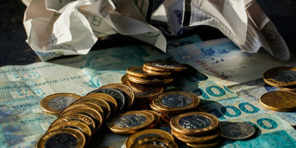 Crescimento da economia brasileira atinge 0,7% em maio, impulsionado pelo consumo das famílias