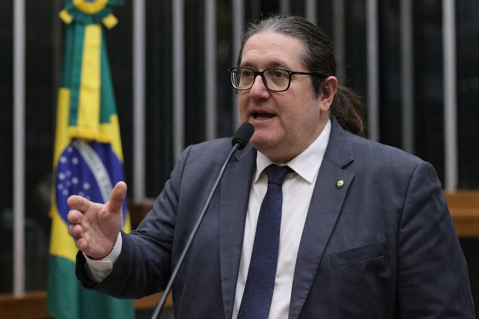 Câmara aprova projeto que prioriza diagnóstico precoce e ensino para alunos com autismo