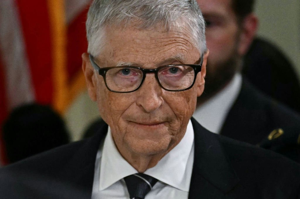 Fundação Gates manteve contato com Epstein, mas não fez pagamentos, revela investigação