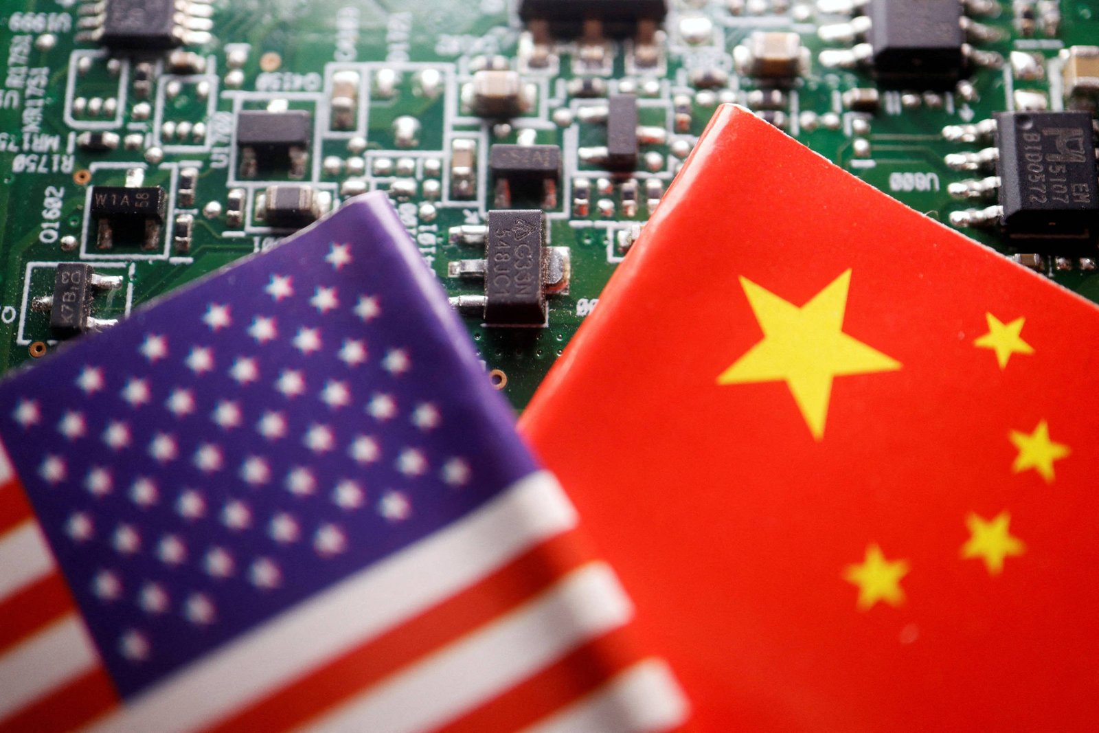 A corrida pela inteligência artificial: China e EUA enfrentam dilemas semelhantes aos da era nuclear