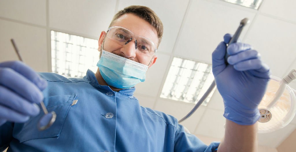 Dentista pode emitir atestado para justificar faltas no trabalho?