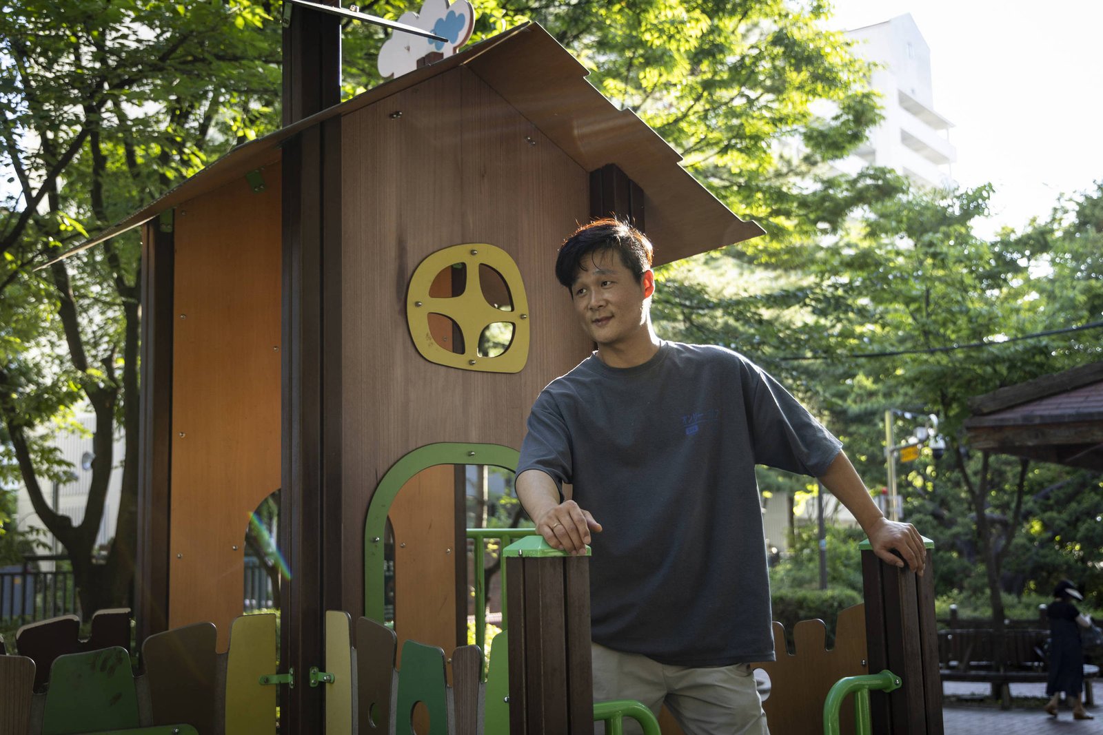Família escapa de minas e mar revolto para deixar a Coreia do Norte