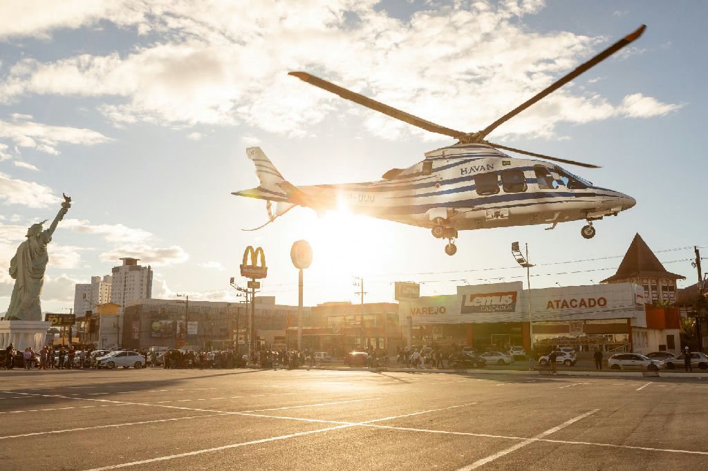 Luciano Hang organiza operação com jatinho e helicóptero para garantir show de Frei Gilson