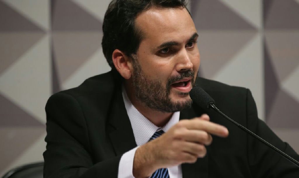 Ministro descarta retomada do subsídio de R$ 0,35 ao diesel