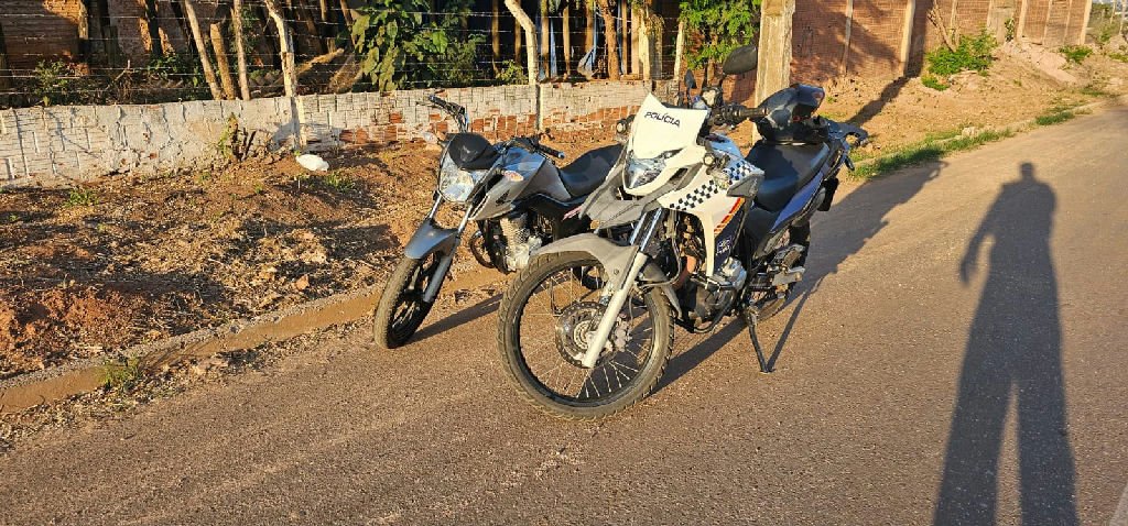 Motociclista sem CNH foge da polícia por mais de cinco quilômetros e coloca menor em risco em Rondonópolis