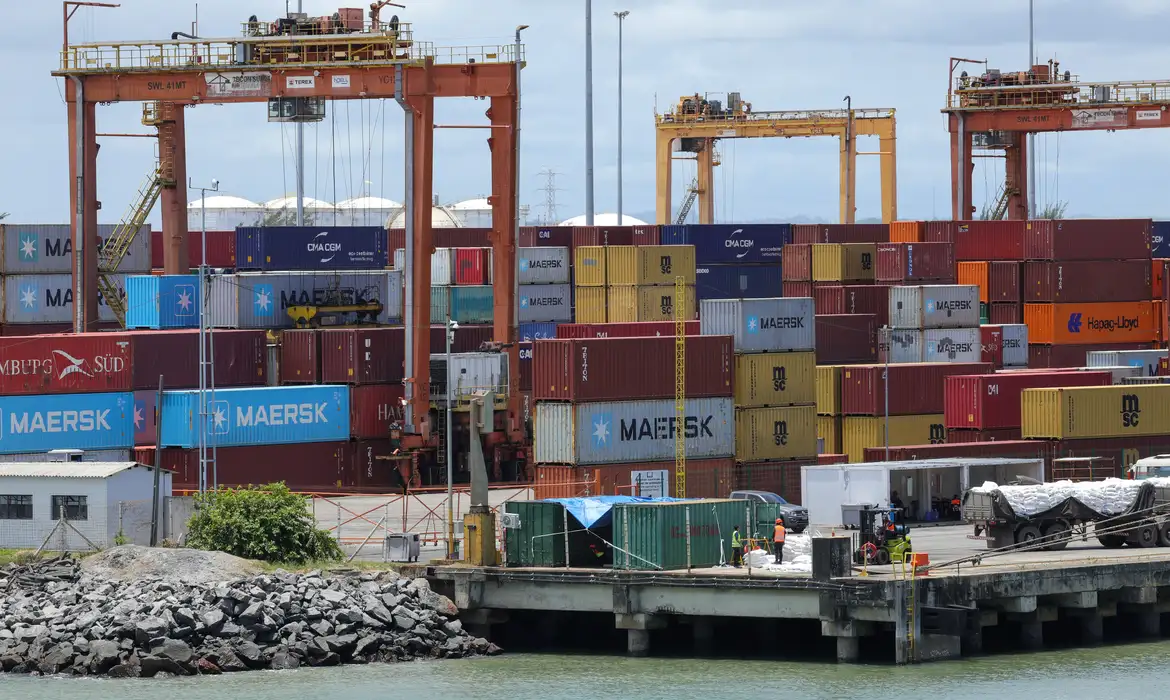 Tarifa de 37,5% dos EUA impacta US$ 6,6 bilhões em exportações brasileiras