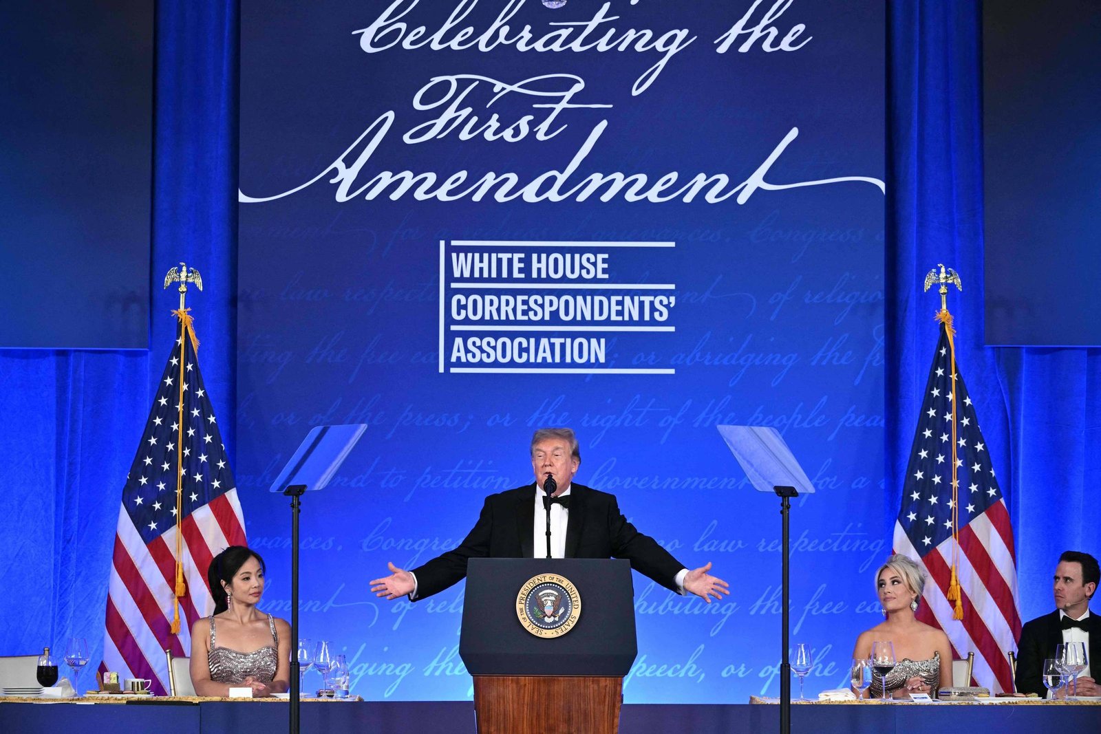 Trump reafirma compromisso contra violência política em jantar com jornalistas