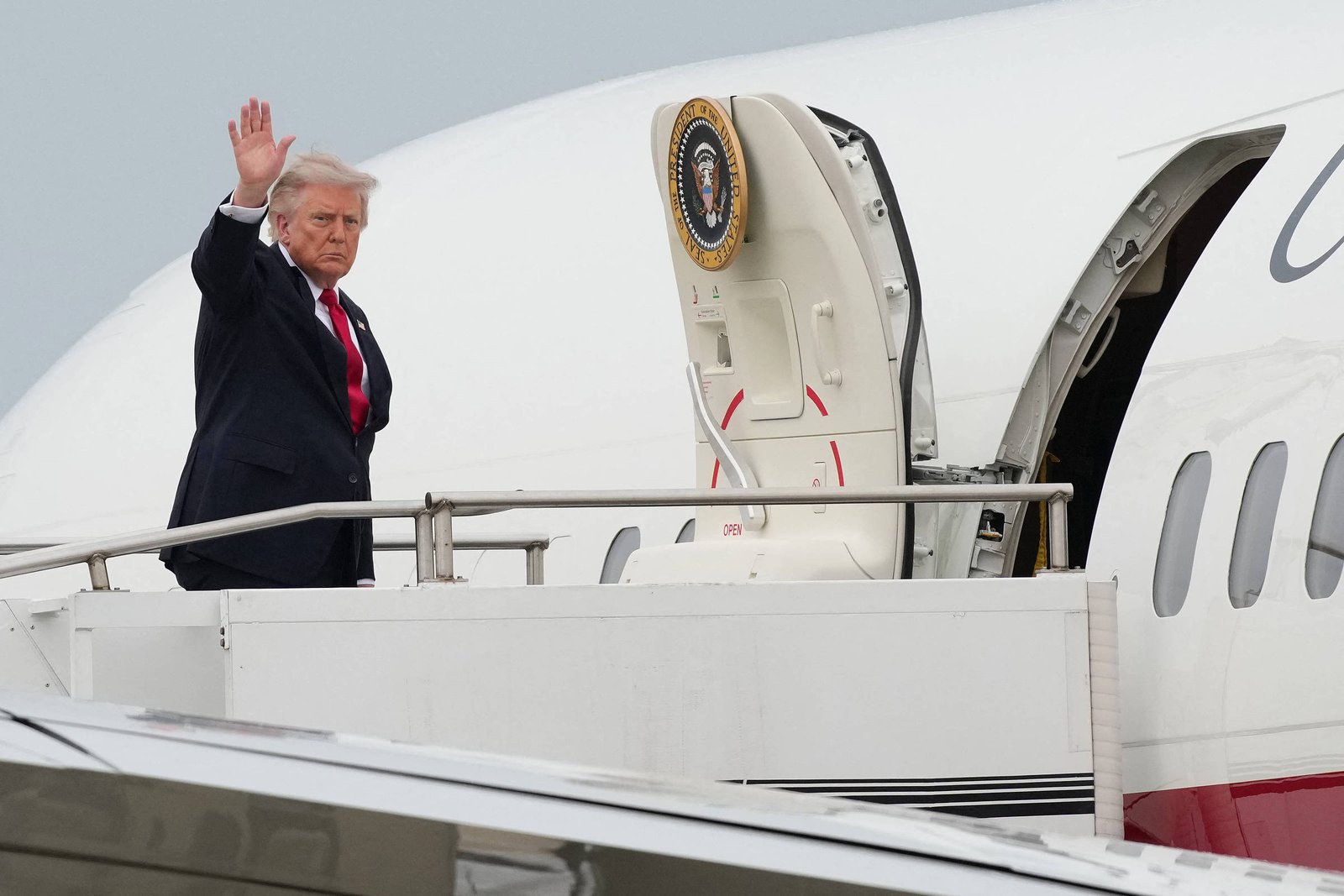 Trump solicita à Suprema Corte restrições ao voto antes das eleições de meio de mandato