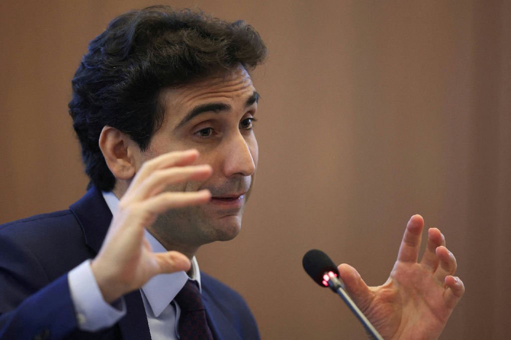 A Selic e o impacto dos juros de longo prazo na economia brasileira
