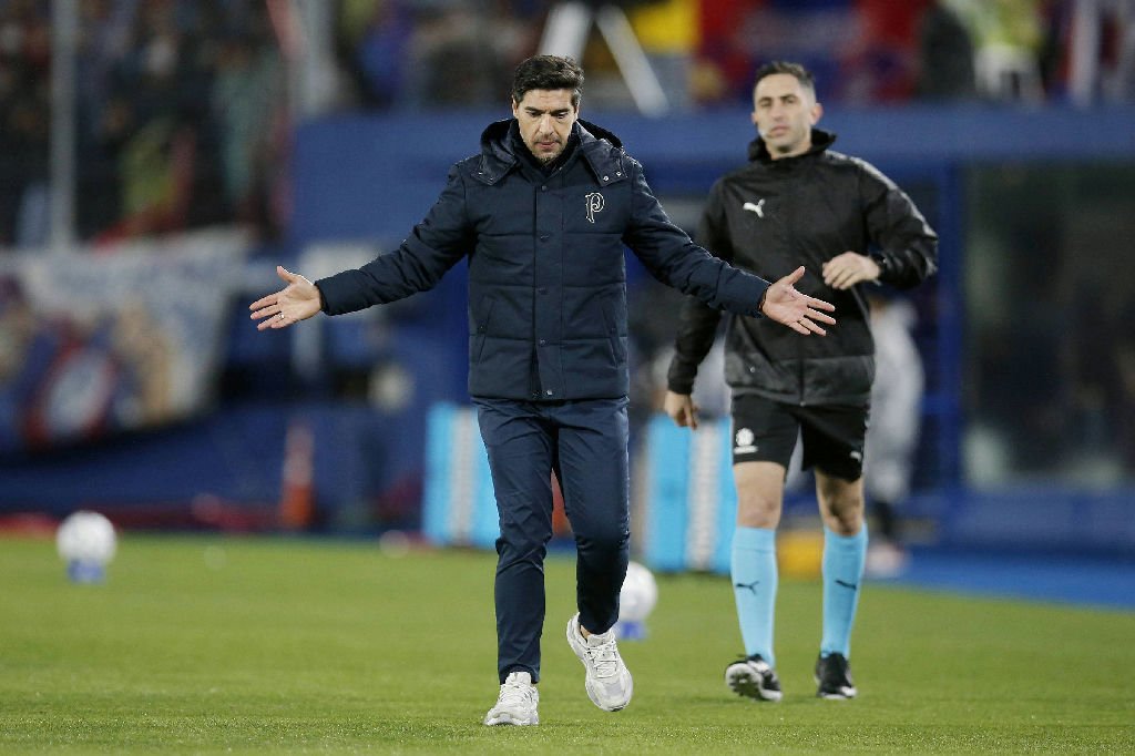 Abel e Jardim rebatem críticas após classificação na Libertadores