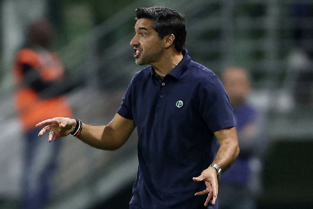 Abel Ferreira se destaca em entrevista após vitória do Palmeiras
