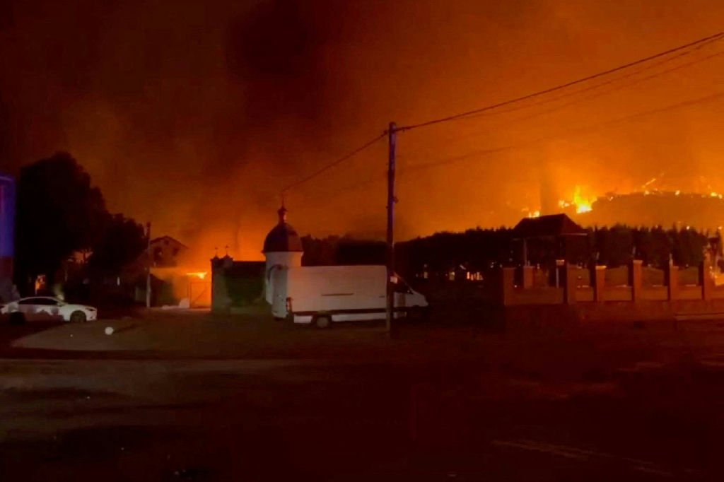 Ataque aéreo da Rússia em Kiev resulta em pelo menos 37 mortes