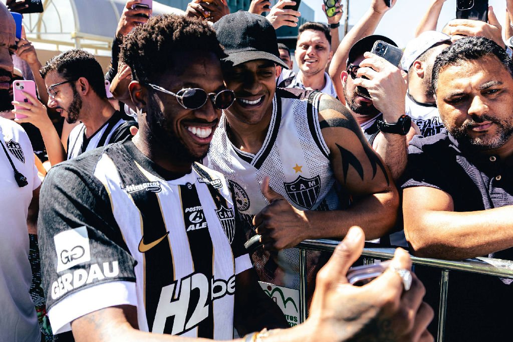 Atlético-mg contrata Fred, Inter traz sueco e Chapecoense reforça elenco com colombiano