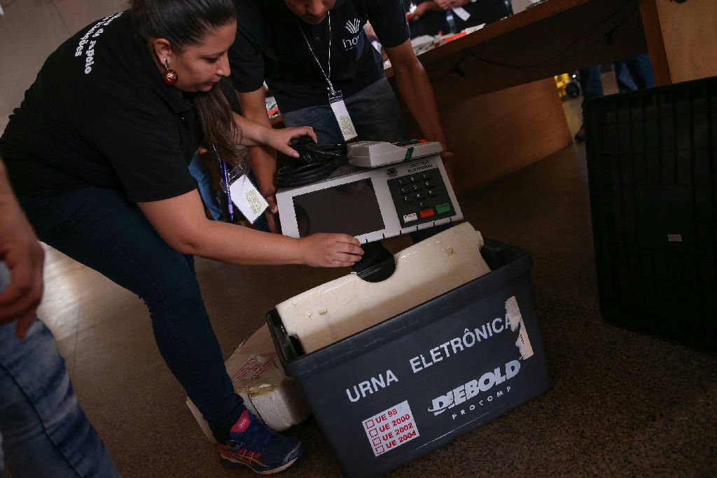 Brasileiros hesitam em votar em Nova York enquanto Brasil busca local seguro