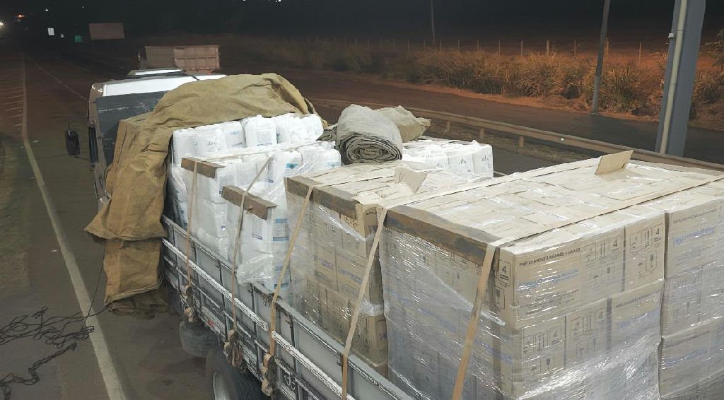 Carga de 17 toneladas de agrotóxicos suspeitos é apreendida em Rondonópolis