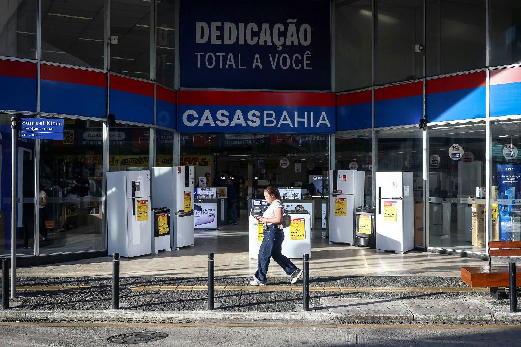 Casas Bahia realiza leilão virtual de eletrodomésticos com lances até terça-feira (25