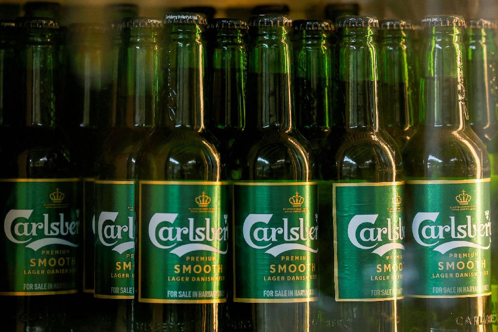 Cerveja e refrigerantes sem álcool impulsionam lucro da Carlsberg no segundo trimestre