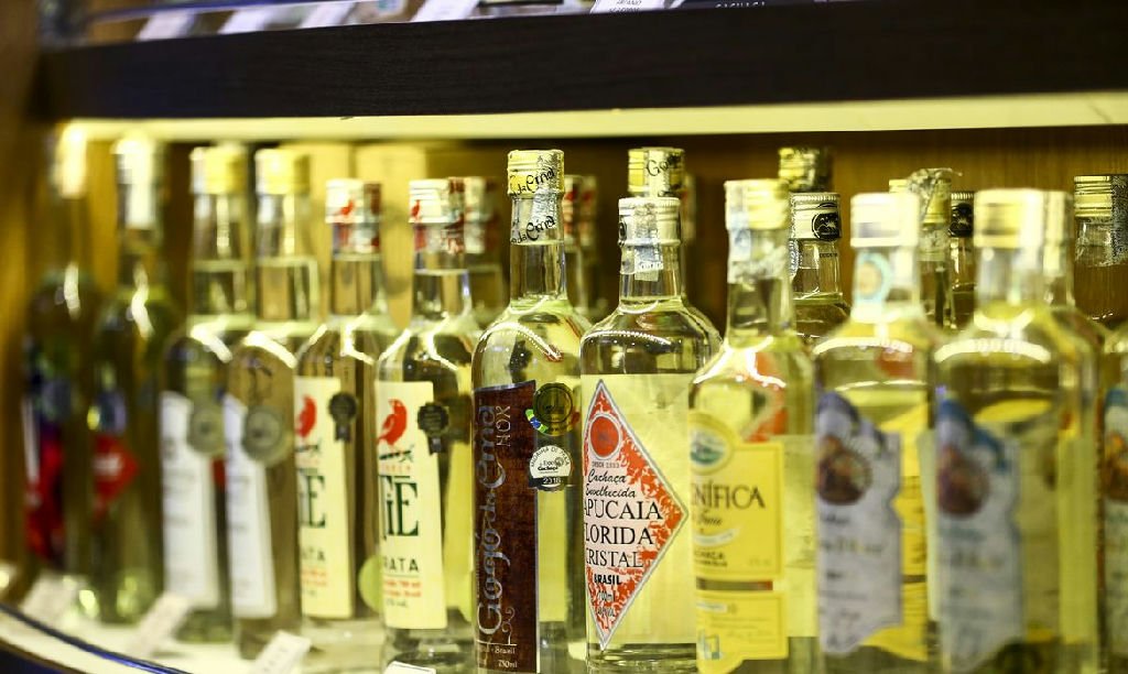 Crescimento expressivo na cadeia produtiva da cachaça no Brasil