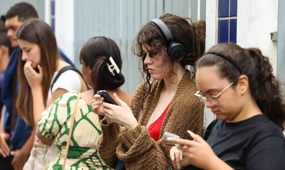 Desigualdades na formalização do trabalho entre jovens brasileiros