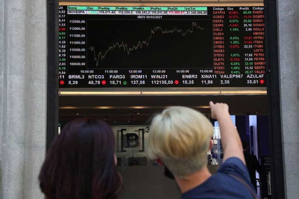 Dólar inicia a semana em leve queda com foco em indicadores econômicos