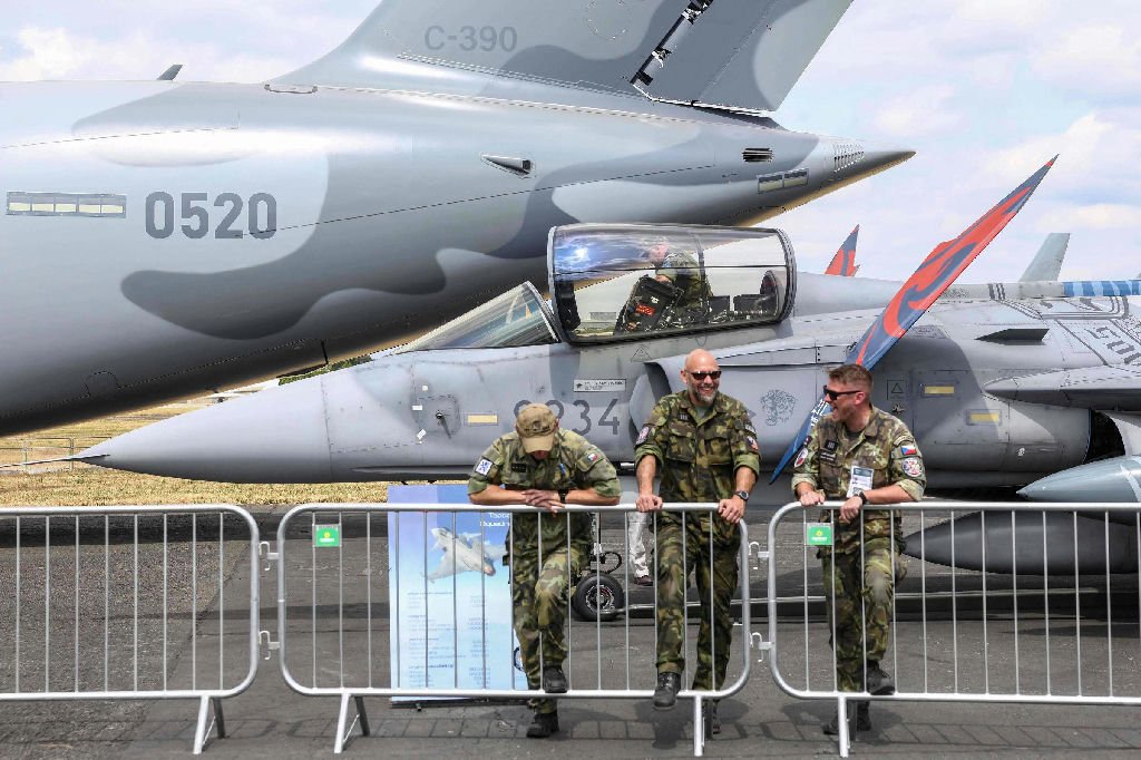 Drones de combate e tecnologia de furtividade transformam a guerra aérea