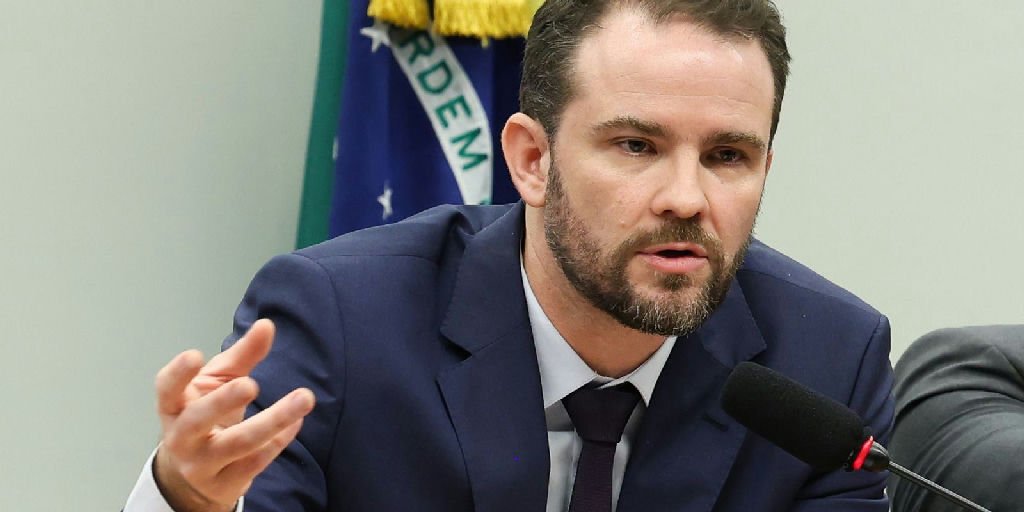 Durigan responde a críticas sobre a crise do BRB e defende ações do governo