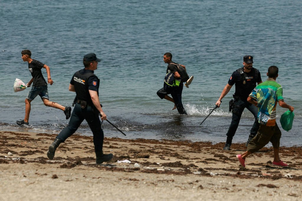 Espanha aponta Rússia e Israel como responsáveis por desinformação após crise migratória em Ceuta